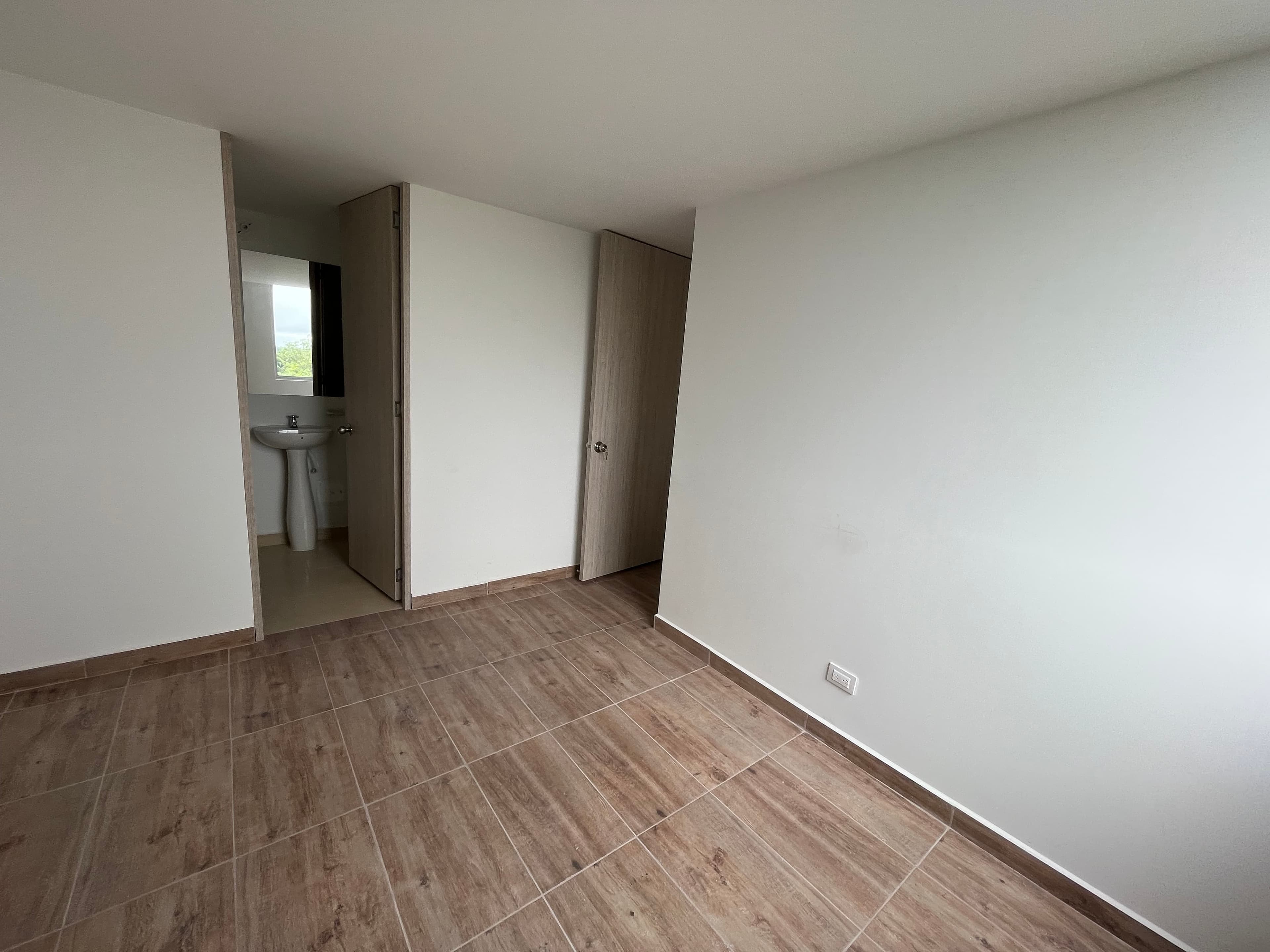 Outlet Constructora 1A